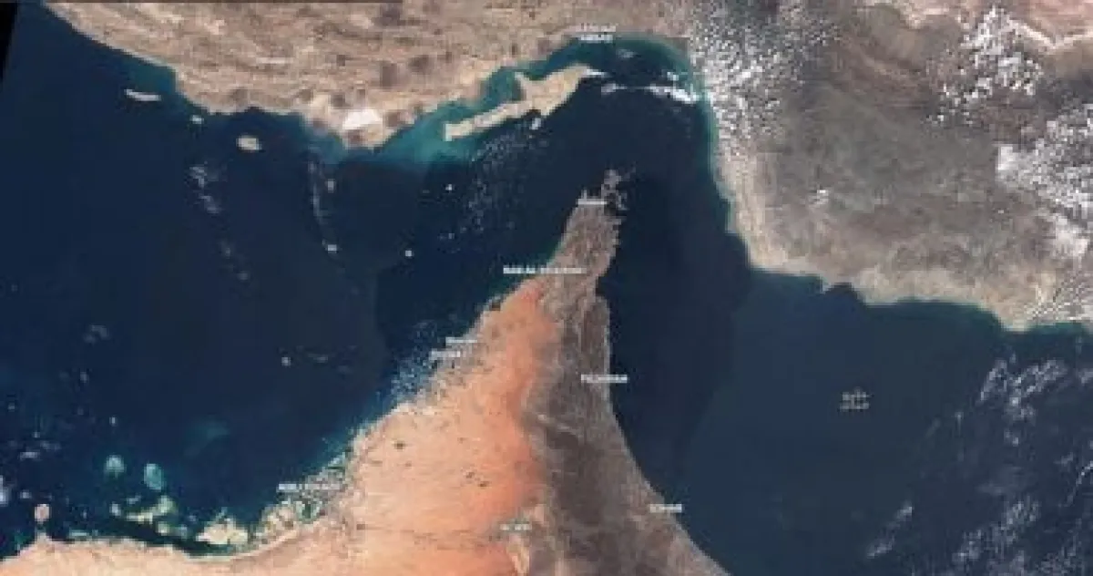 إيران تغلق مضيق هرمز لساعات محدودة وسط تقارير إعلامية