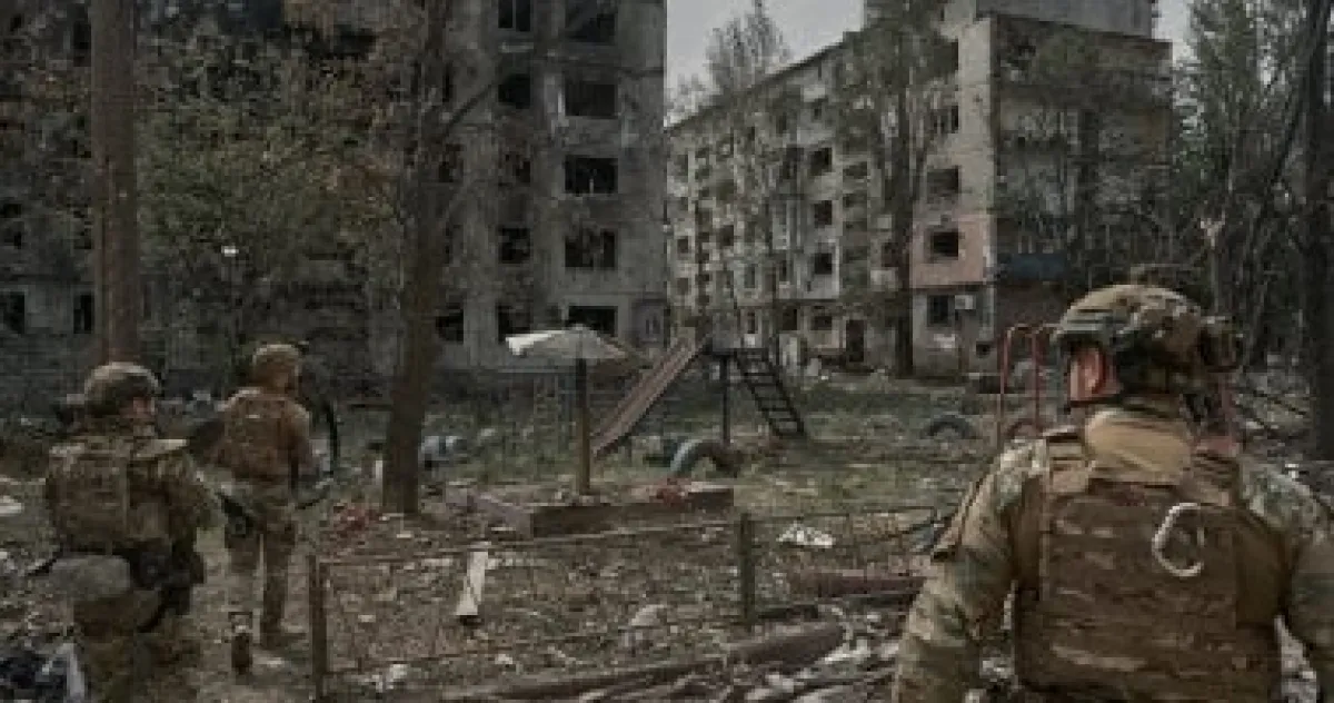 محلل أمريكي: إقالة مبعوث أوكرانيا تشير لفشل سياسة الضغط على موسكو