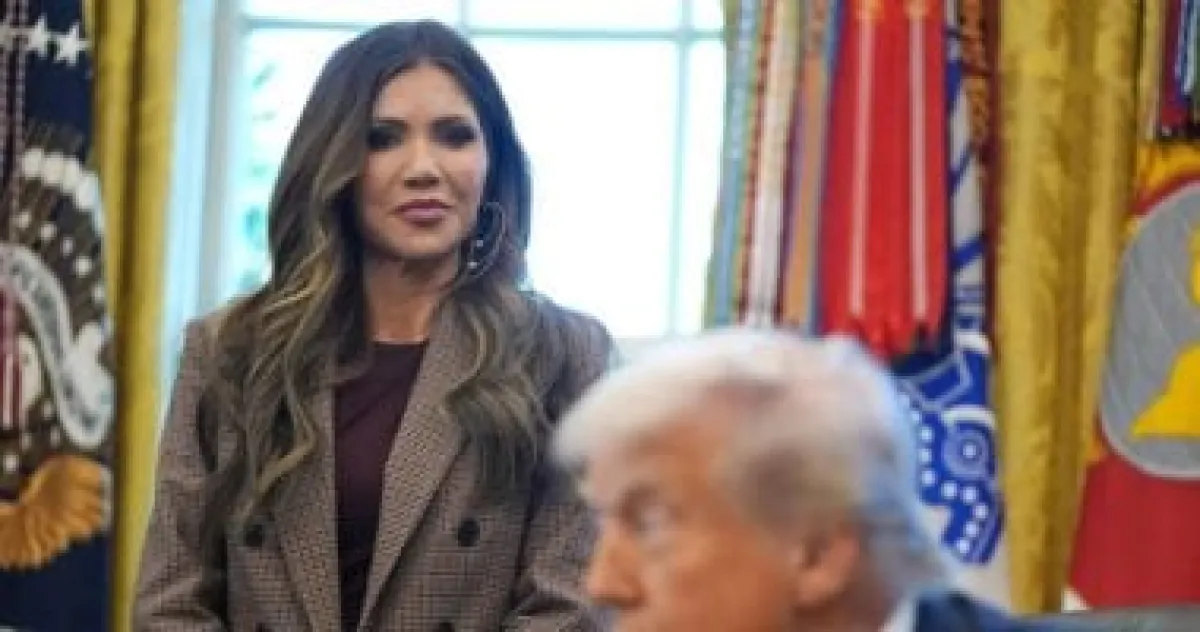 ترامب يقيل وزيرة الأمن الداخلي ويعين ماركواين مولين خلفاً لها