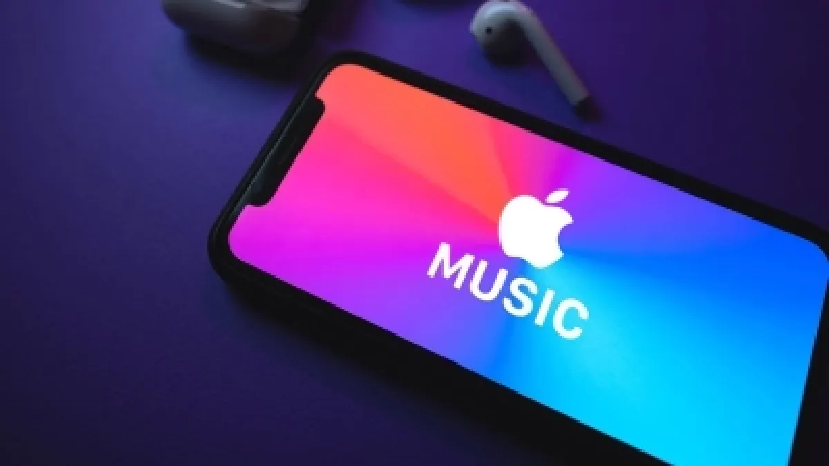 آبل تلزم مزودي "Apple Music" بالإفصاح عن استخدام الذكاء الاصطناعي في الموسيقى