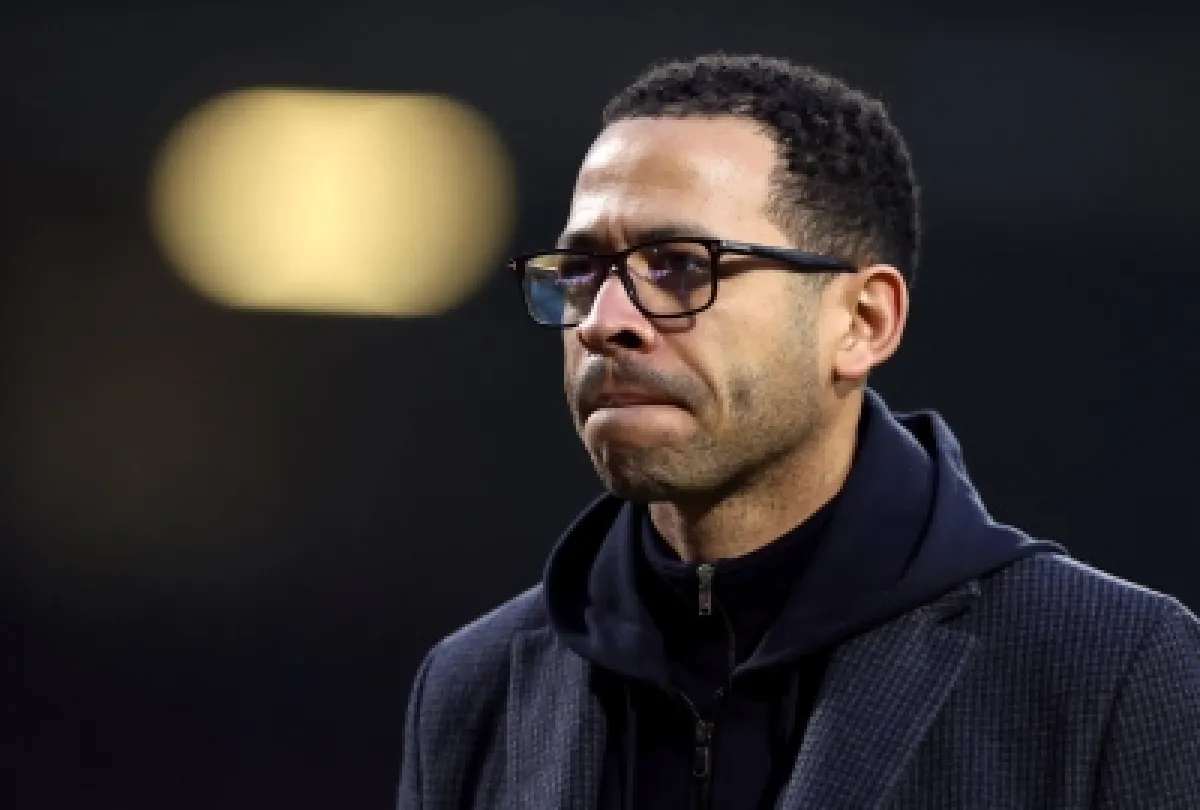 أزمة تشيلسي تتصاعد.. المدرب روسنيور يطالب بتصحيح فوري للمسار