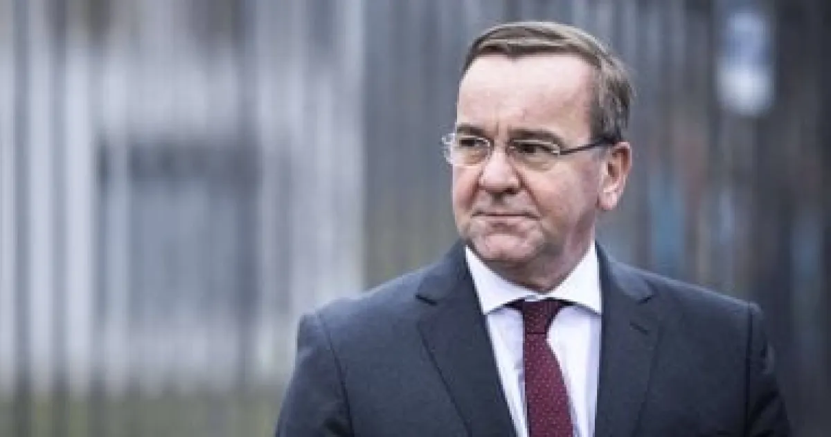 وزير الدفاع الألماني يطالب إيران بوقف فوري لتهديدات إغلاق مضيق هرمز