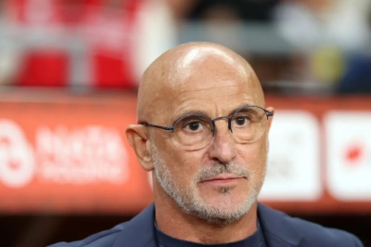 مدرب إسبانيا يتغنى بموهبة لامين يامال قبل ودية مصر