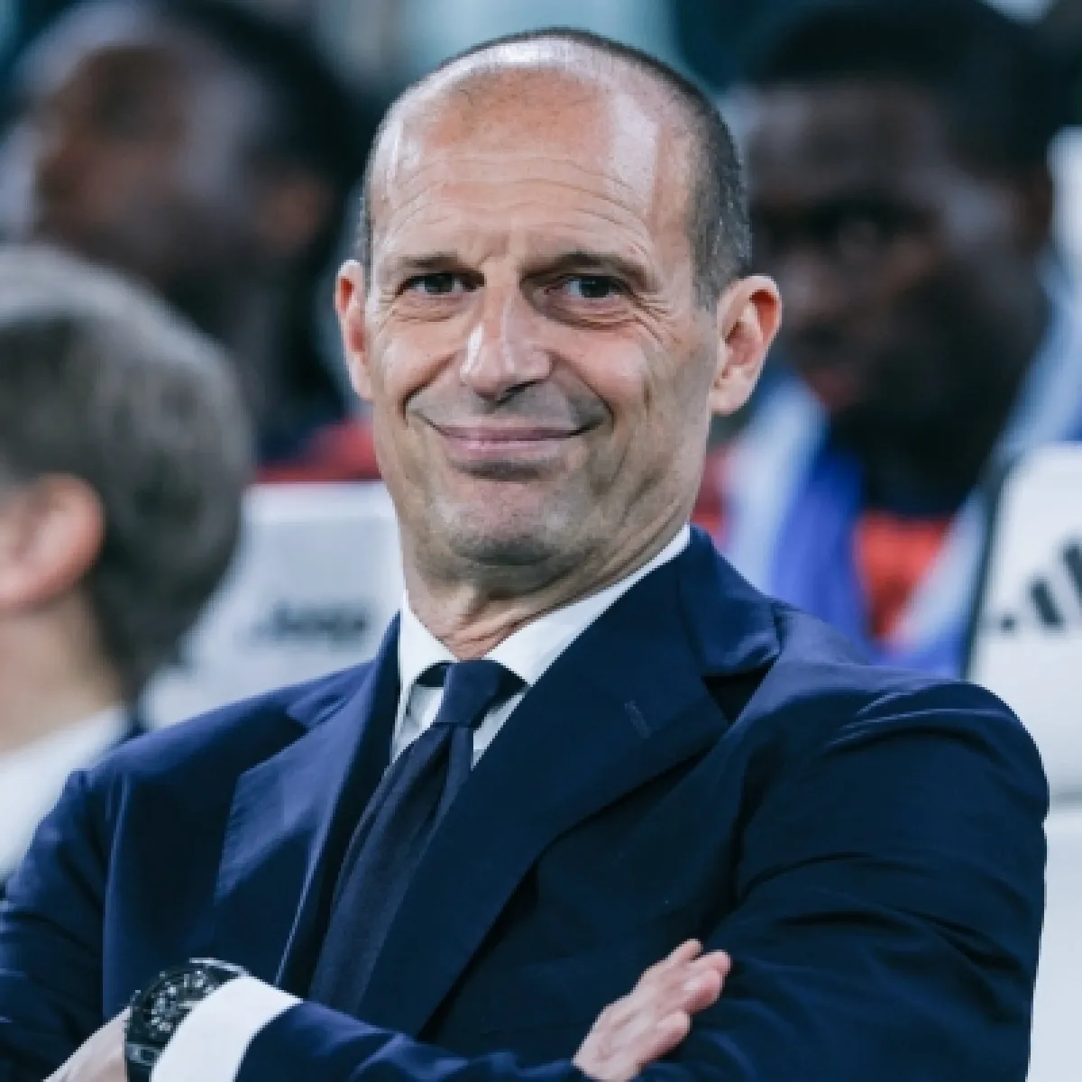 أليجري يتمسك بميلان ويرفض تدريب إيطاليا