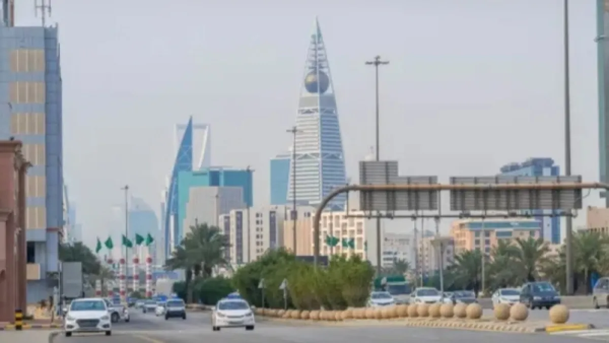 انكماش القطاع الخاص السعودي للمرة الأولى منذ 5 سنوات بفعل الحرب الإيرانية