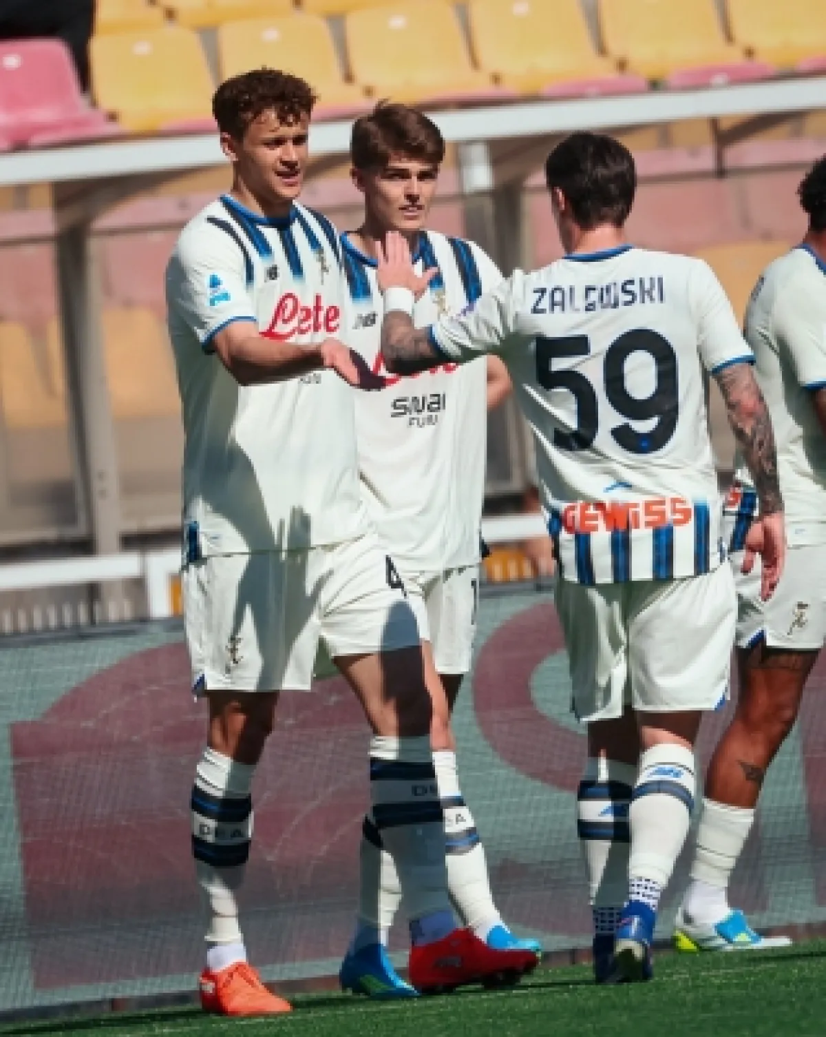 أتالانتا يكتسح ليتشي بثلاثية ويقترب من دوري الأبطال