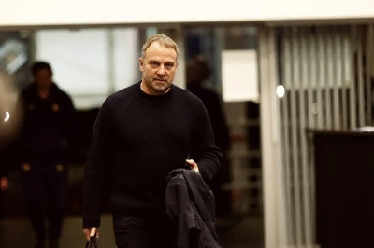 فليك يهاجم التحكيم بعد خسارة برشلونة أمام أتليتيكو