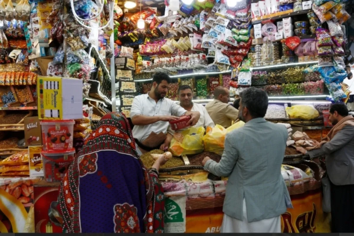 اليمن: تصاعد الأزمة الاقتصادية مع استمرار ارتفاع الأسعار وتداعيات الحرب