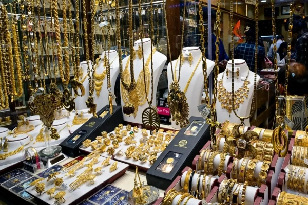 الذهب يتراجع وسط صعود الدولار وتزايد مخاوف التضخم