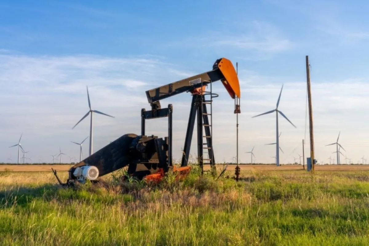 أسعار النفط ترتفع وسط قلق إمدادات الشرق الأوسط وتوقعات مفاوضات سلام