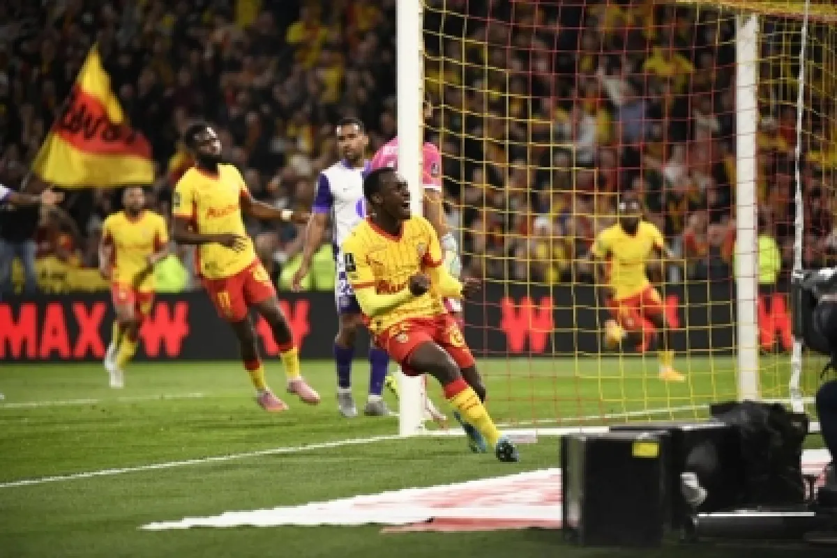 سعود عبد الحميد يحتفل بالانتصار ويعد الجماهير بموقعة مرتقبة