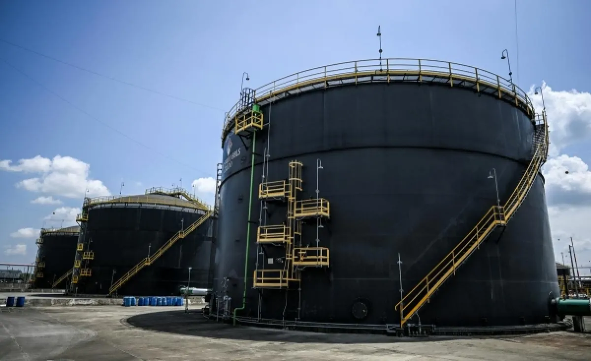 أسعار النفط ترتفع 1.5% وسط ترقب لمحادثات أميركية إيرانية