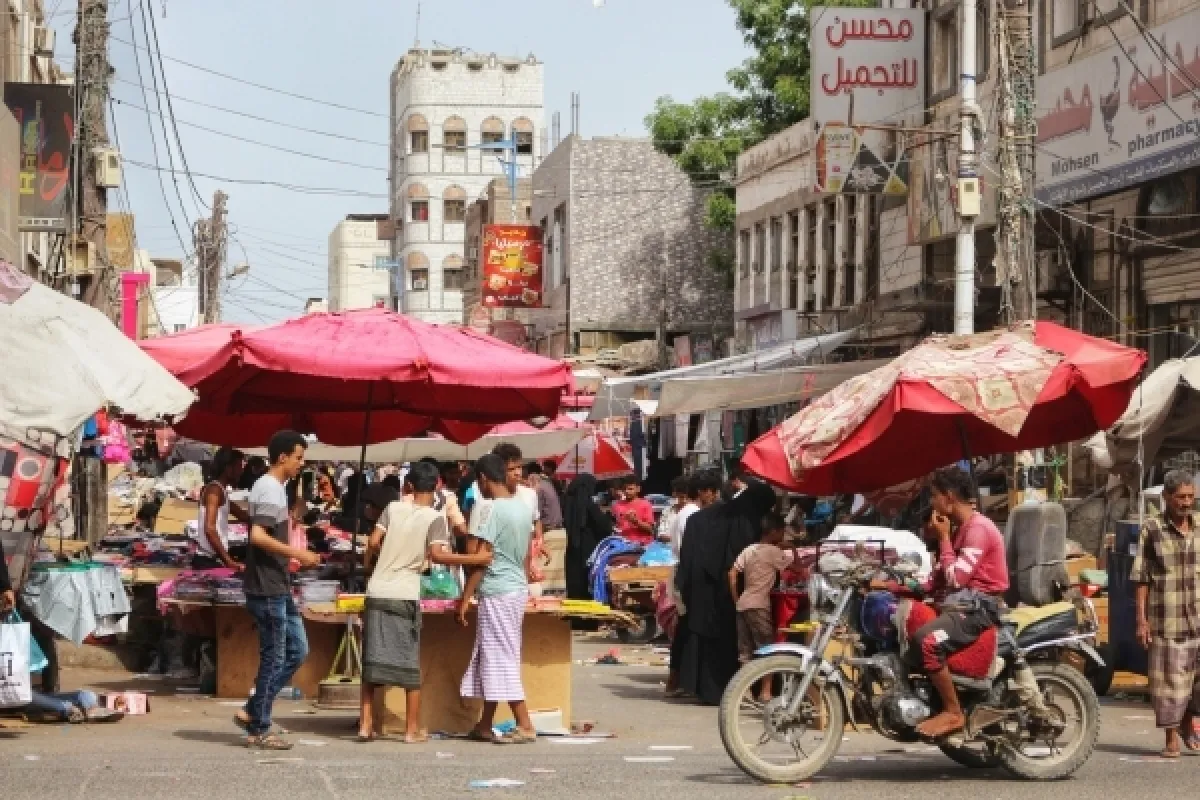 الحرب الإقليمية تزيد من تدهور الاقتصاد اليمني وتجمد الاستثمارات