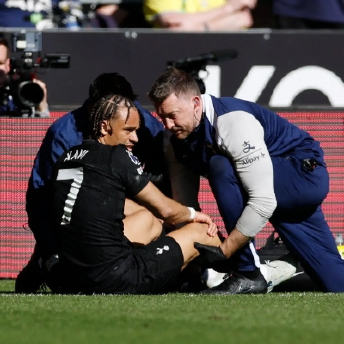 غياب سيمونز عن كأس العالم 2026 بعد إصابة خطيرة في الركبة