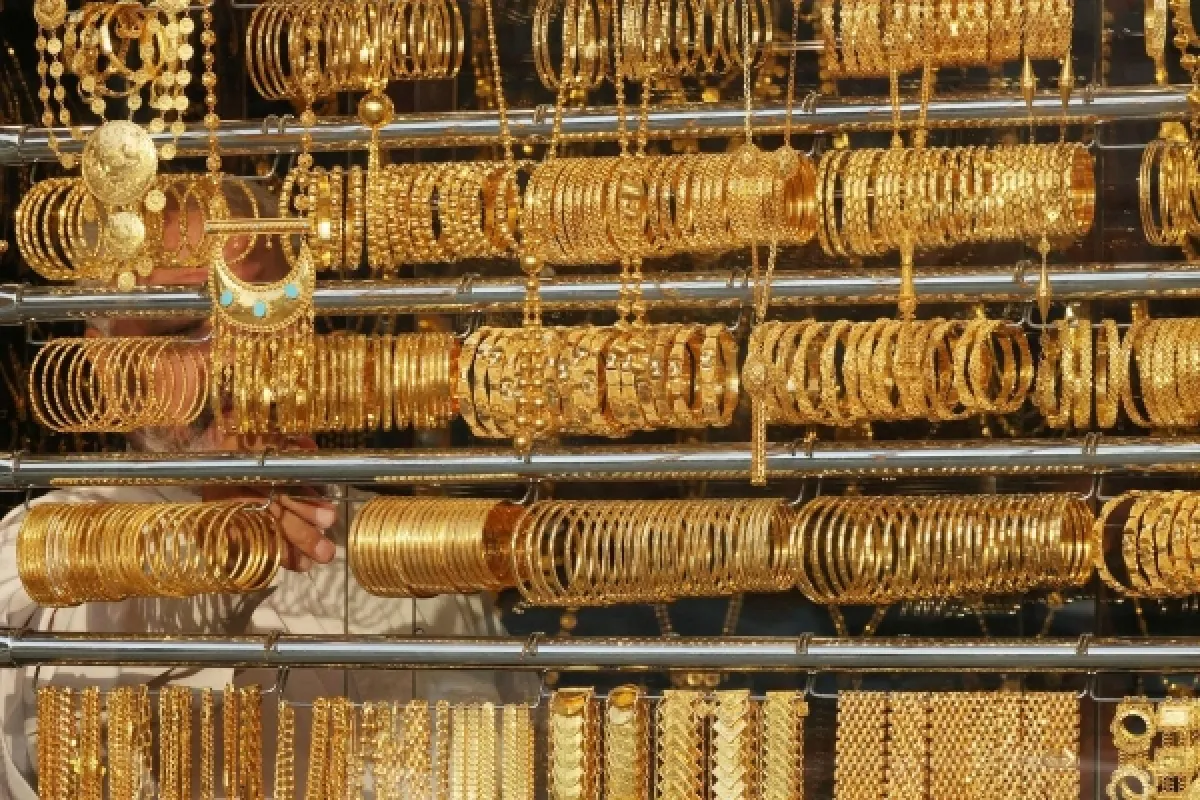 الذهب يتراجع وسط ترقب تداعيات صراع الشرق الأوسط وتعثر مفاوضات السلام