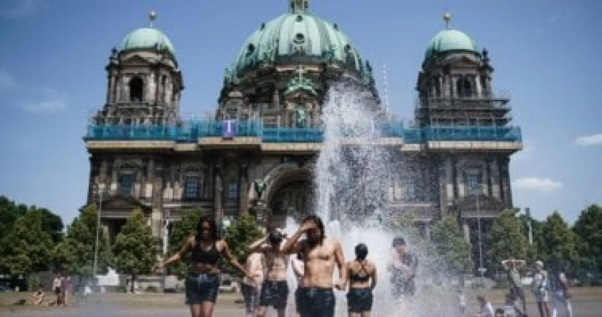 تقنيات مبتكرة لمواجهة حر الصيف: تخزين الثلج والتبريد تحت الأرض