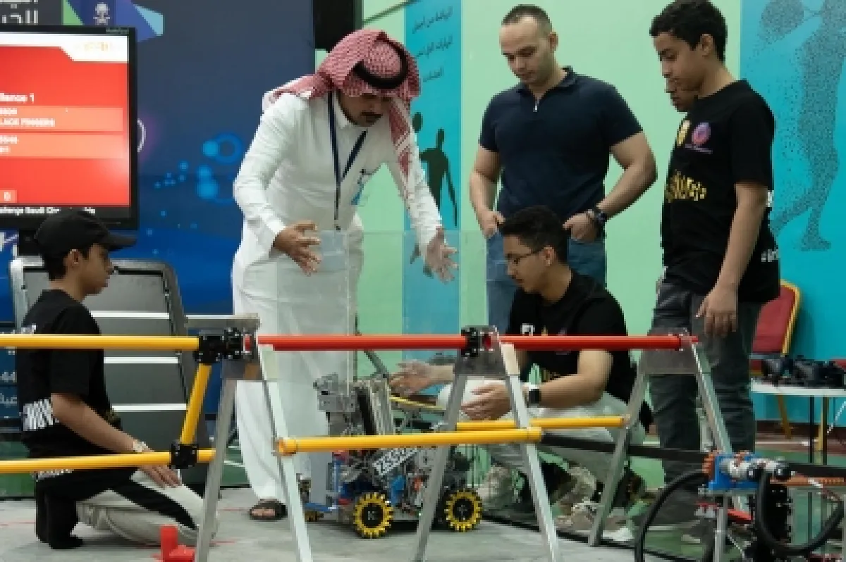 جيل 2030: كيف تُشكّل البرمجة مستقبل أطفالنا التقني؟