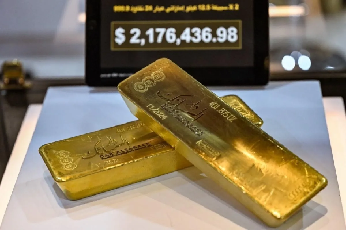 الذهب يحقق أول مكاسب أسبوعية في 5 أسابيع وسط تراجع توقعات رفع الفائدة الأمريكية