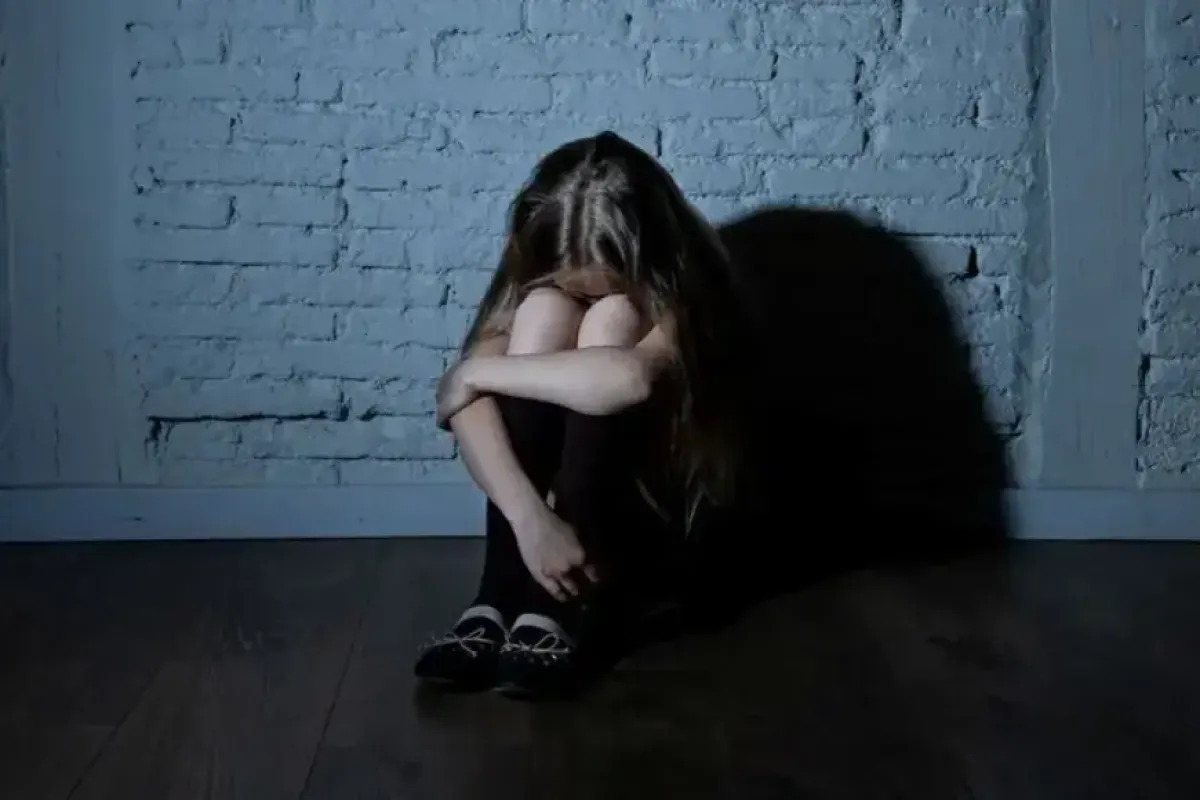 إساءات الطفولة النفسية.. صداها في علاقات الحب لاحقًا